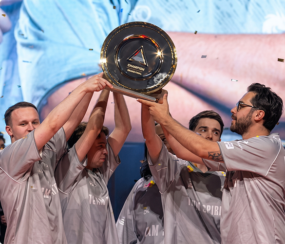 Team Spirit оформили исторический день для российского киберспорта